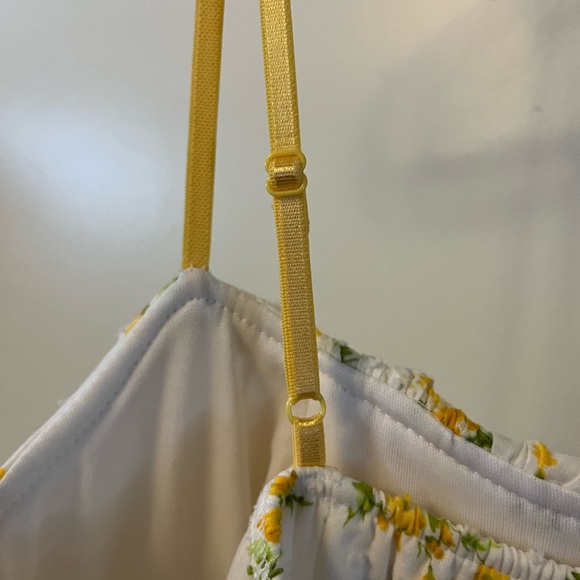 Ruby Rox Sz 11 Junior size White and Yellow lined dress. The dress is textured. - Picture 6 of 11